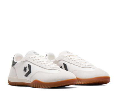 Converse A08262C dad shoe - vista posterior con logo